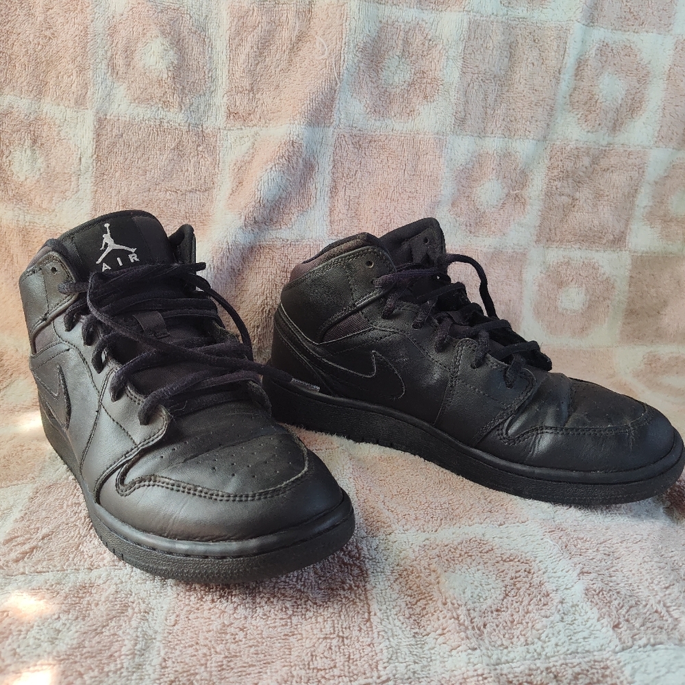 Jordan Black Leather Mid-Top Sneakers